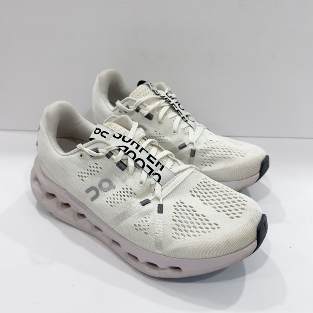 Womens 9 on cloudsurfer euc